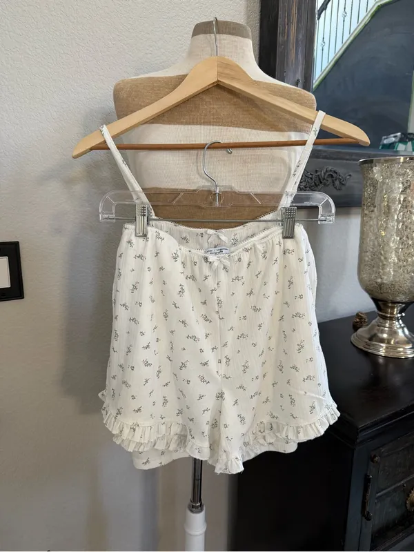 Better Together dreamy nights floral cotton pajama set M - Image 3
