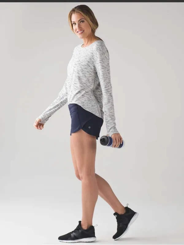 Lululemon midnight navy speed shorts size 6 - Image 2