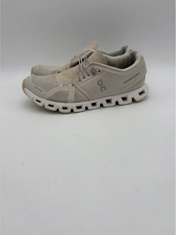 On Cloud Woman’s 9 Running Shoes - Excellent Condition-Running Or Casual - Image 2