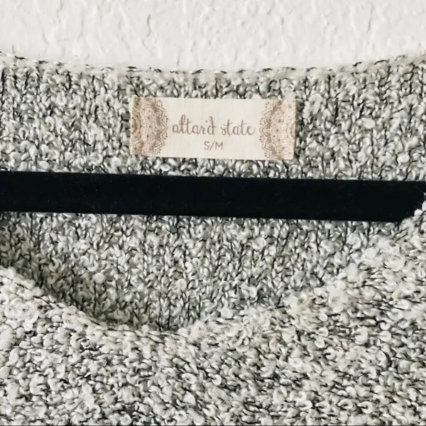 Altar’d State Heather grey long sleeves sweater size M - Image 3