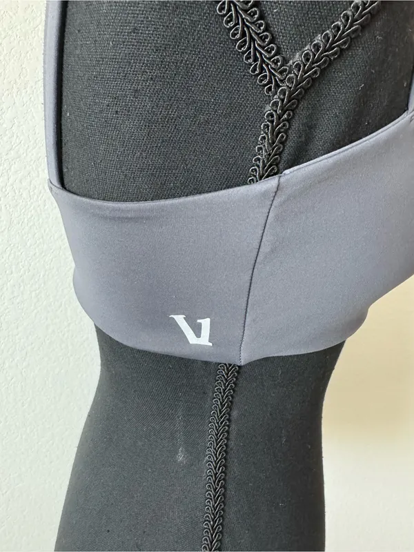 Vuori Set Evolve Square Neck Bra in Charcoal Grey Size Extra Small Like New - Image 9