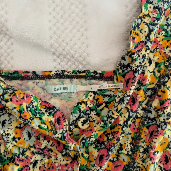 new kimchi blue floral tank top size Small - Image 2