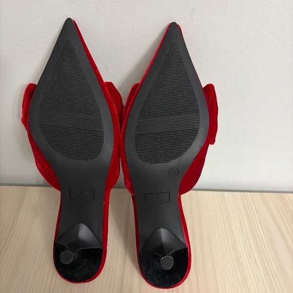 Time and Tru New! Women's Red Velvet Bow Mules size 9 - Image 6