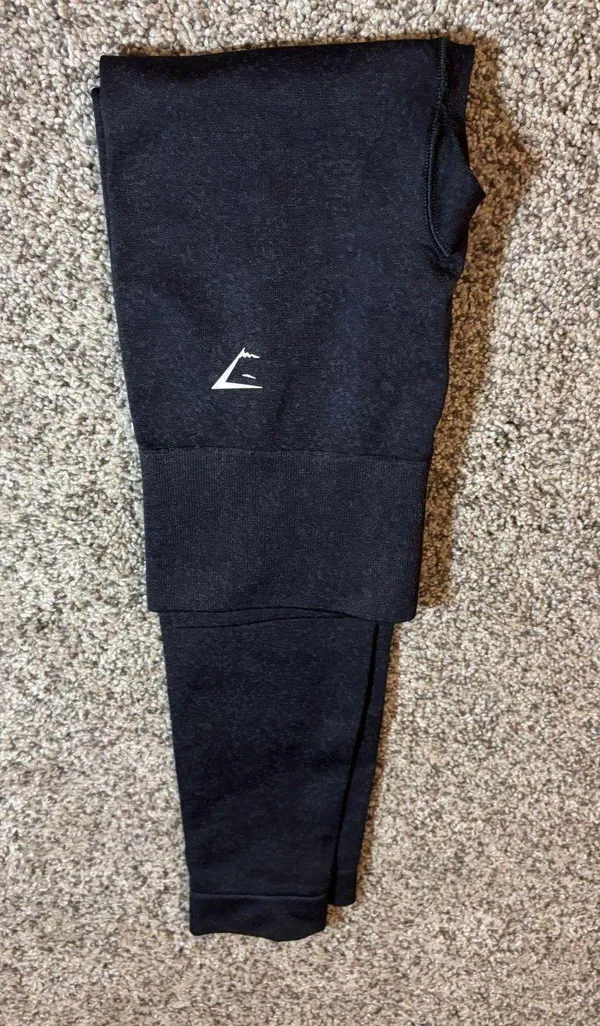 Black Seamless Gymshark Leggings - Image 2