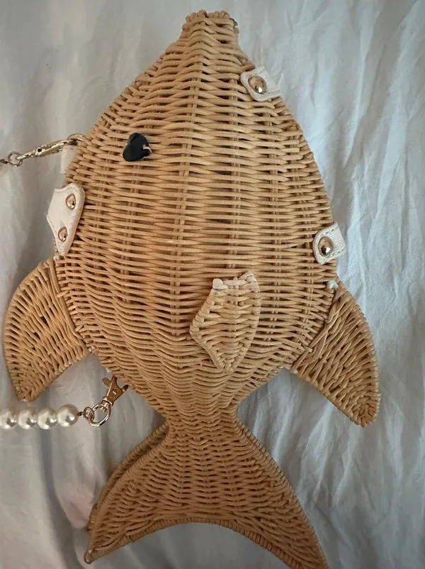 Betsy Johnson Wicker Fish Bag - Image 3