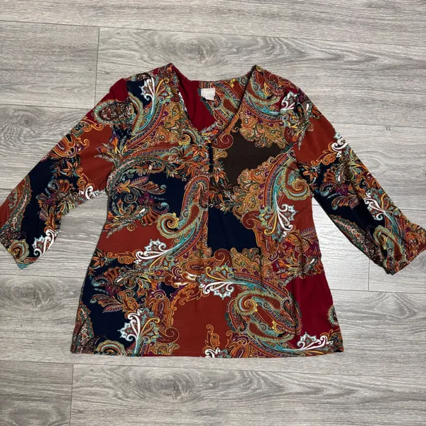Chicos Paisley V-Neck Blouse Size 2 Large Rust Navy‎ 3/4 Sleeve Button Trim Top - Image 2