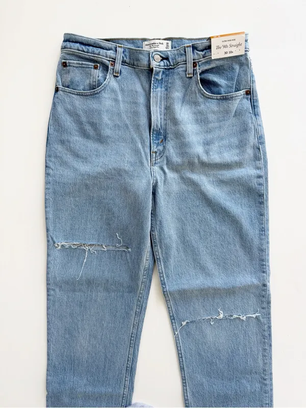 NWT Abercrombie & Fitch Ultra High Rise The 90s Straight Jeans size 30/10 - Image 2