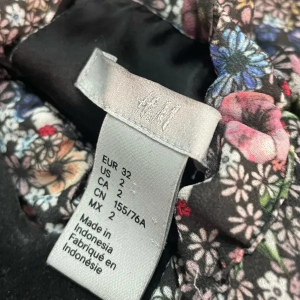 H&M Black Floral Print Sleeveless Dress with Cut Out Back & Button Closure Sz 2 - Image 6