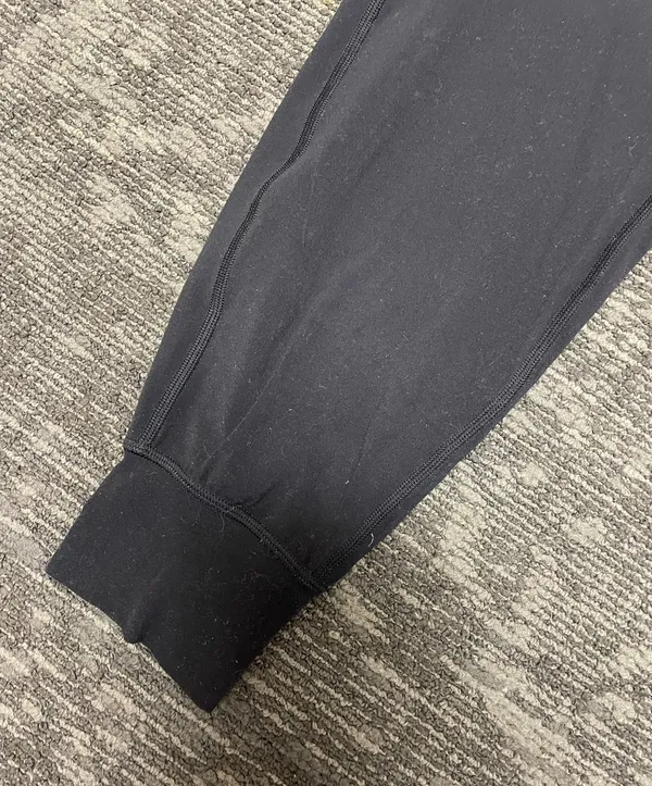 Lululemon Align Joggers 28” - Image 4