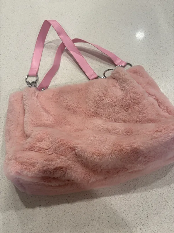 Pink faux fur bag - Image 5