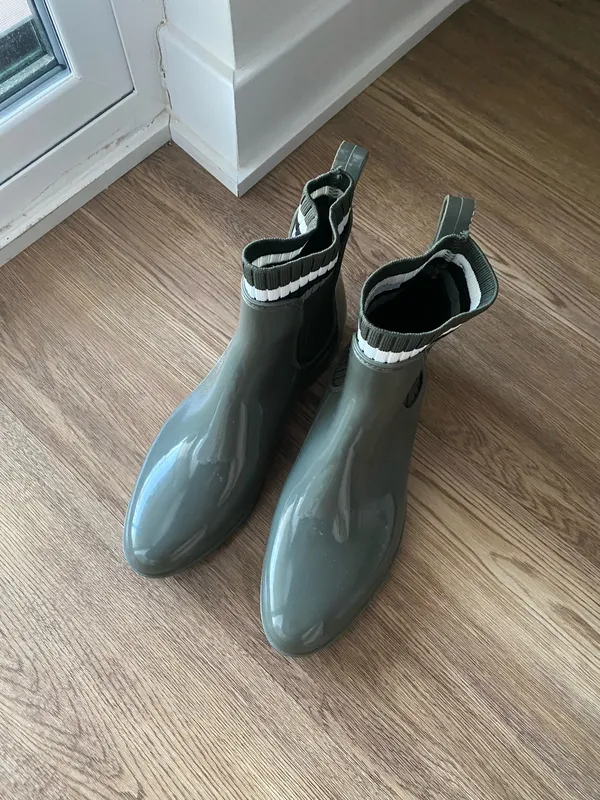 SERRA Women's Size 9 Olive Green Striped Slip-on Rubber Rain Boots New - Image 2
