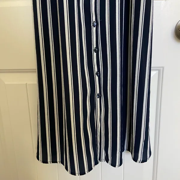 EUC Vero Moda women’s navy blue white striped button front midi dress medium‎ - Image 3