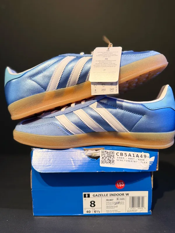 Women’s adidas Gazelle Indoor size 8W - Image 2