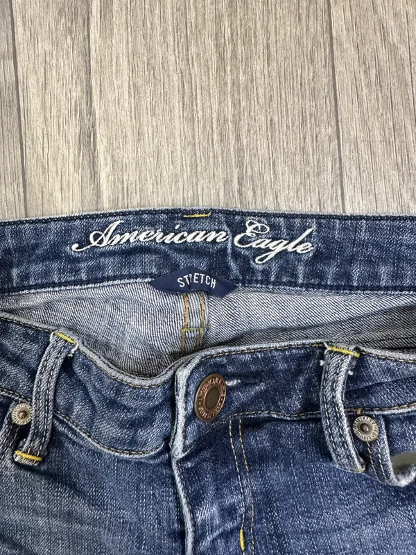 American Eagle Outfitters Distressed Dark Wash Denim Shorts - Blue Size 2 - Image 2