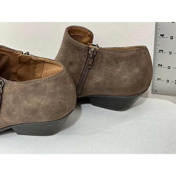 Womans Indigo Rd 8 M Brown Pointed Toe Zip Up Bootie - Image 4