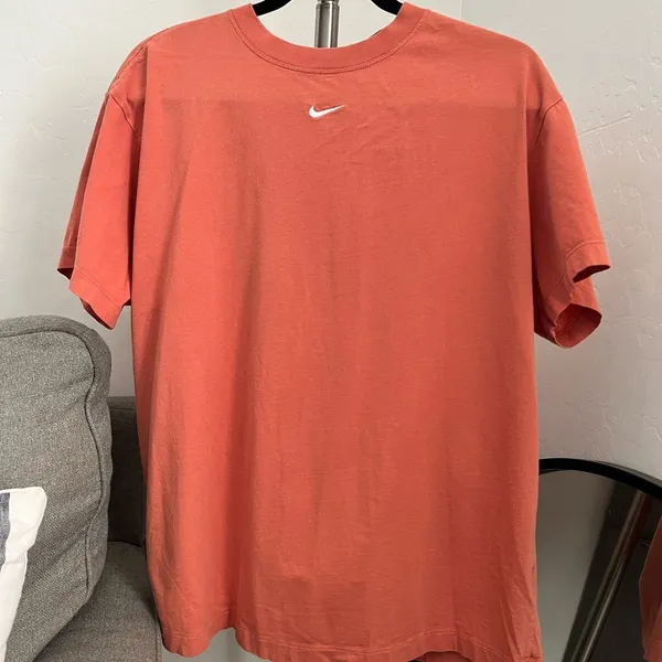 Nike Women's Sportswear Essential Boyfriend Tee - Image 4