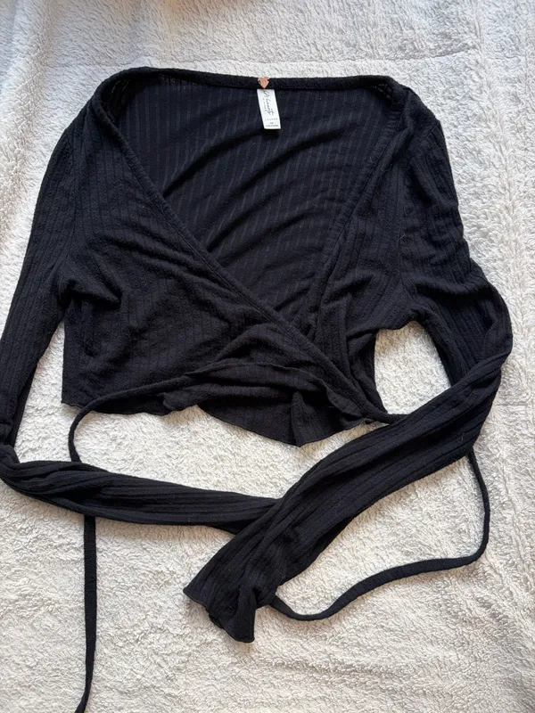 PacSun Black Wrap Top Cozy Crop - Image 2