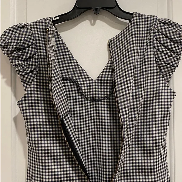 Calvin Klein Gingham Ruffle Puff Sleeve Black & White V neck Midi Dress size 6 - Image 6