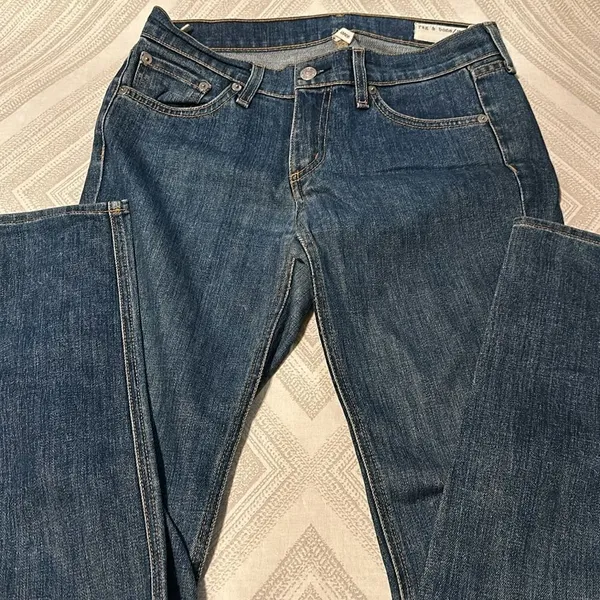 Rag & Bone Women’s Blue Wash Denim Skinny Jeans. - Image 2