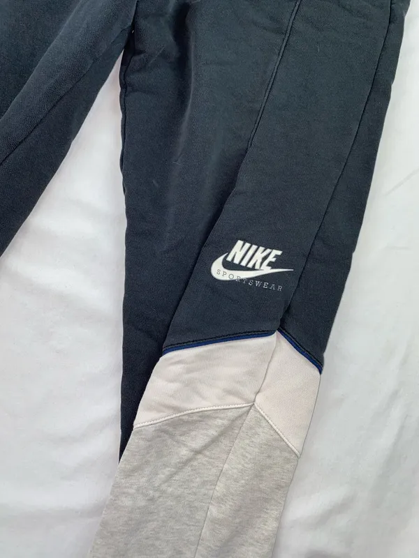 Nike sweats  - Image 4