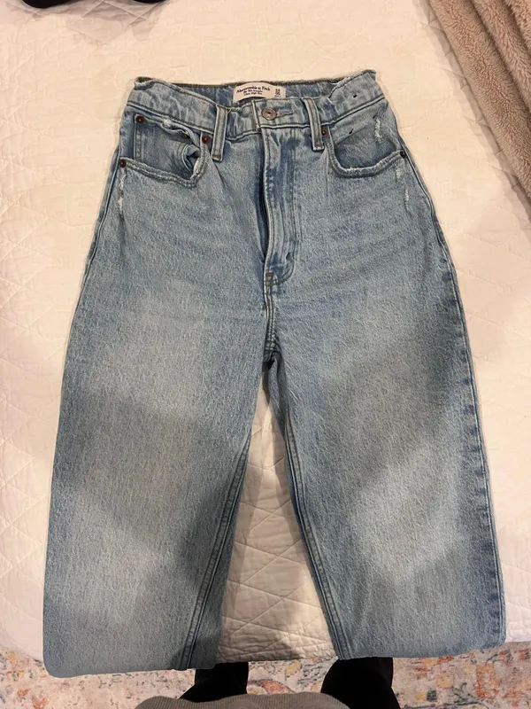 Abercrombie Jeans - Image 3