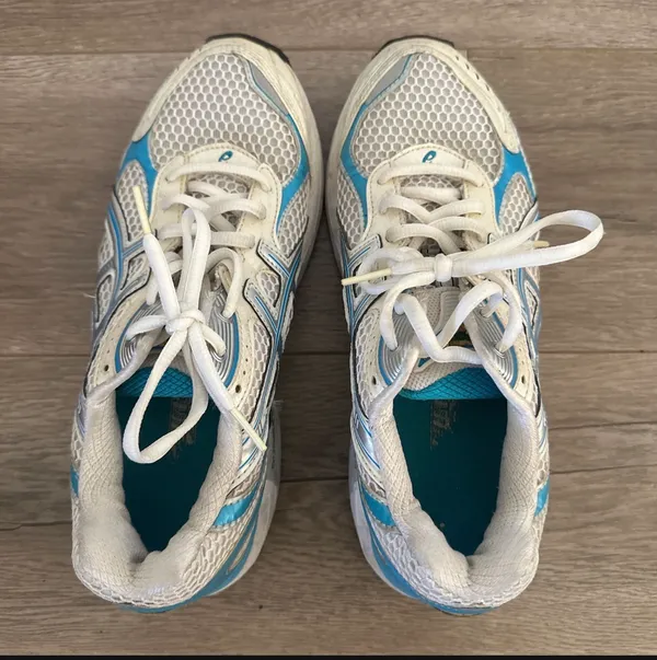 Asics White and Teal Women's Athletic Running Sneakers - Image 3