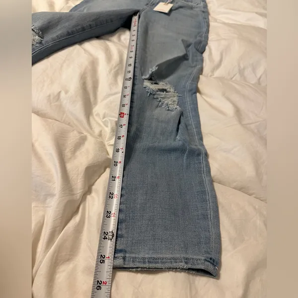 Good American Good Waist Cropped Jeans - NWT - Size 0 Women's Distressed - Image 11