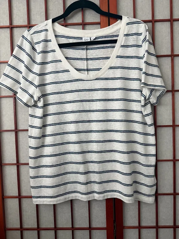 Gap linen blend navy and white stripe top size large - Image 5