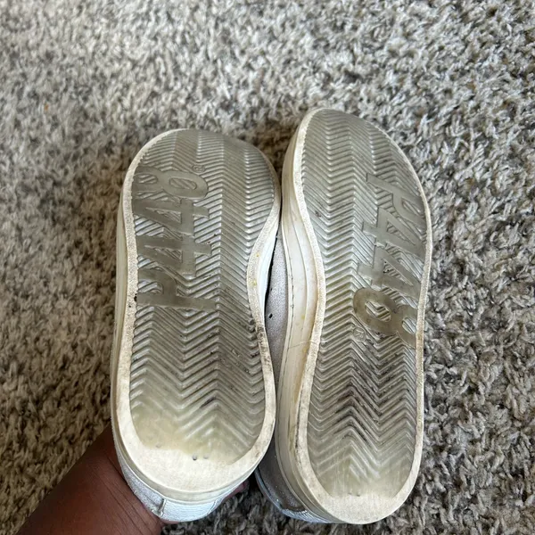 P448 Kids Silver and White Lace-Up Sneakers - Image 4