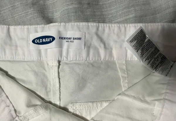 Old Navy White Shorts - Image 3