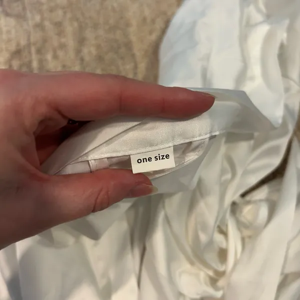 White satin robe - Image 3