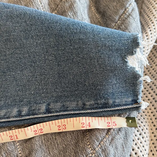 American Eagle Outfitters Light Blue Raw Hem Mom Jeans Women’s Size 8 - Image 9