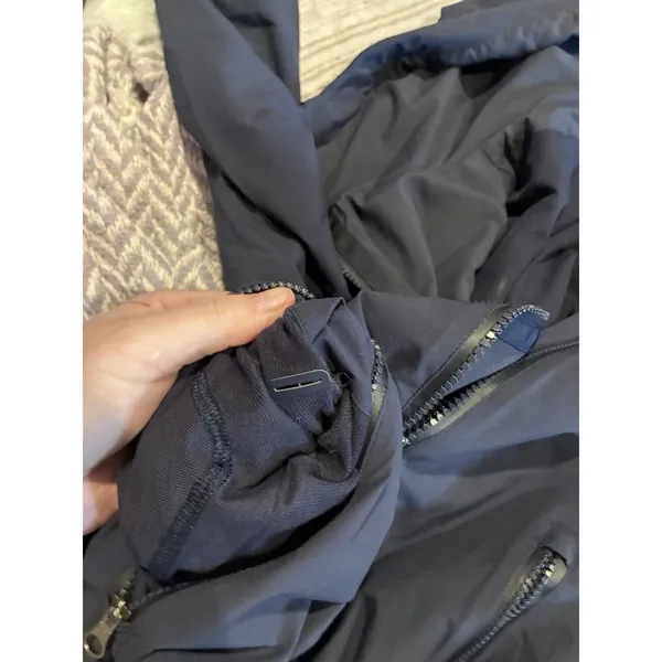 Lululemon women's navy blue lightweight hooded windbreaker jacket 6 - Image 8
