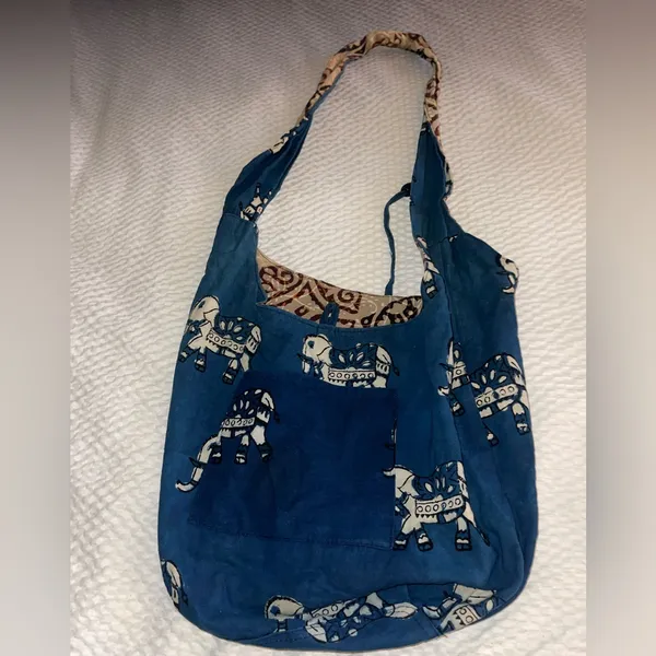 Stylish Beige and Brown Patterned Reversible Women's Bag - Image 2