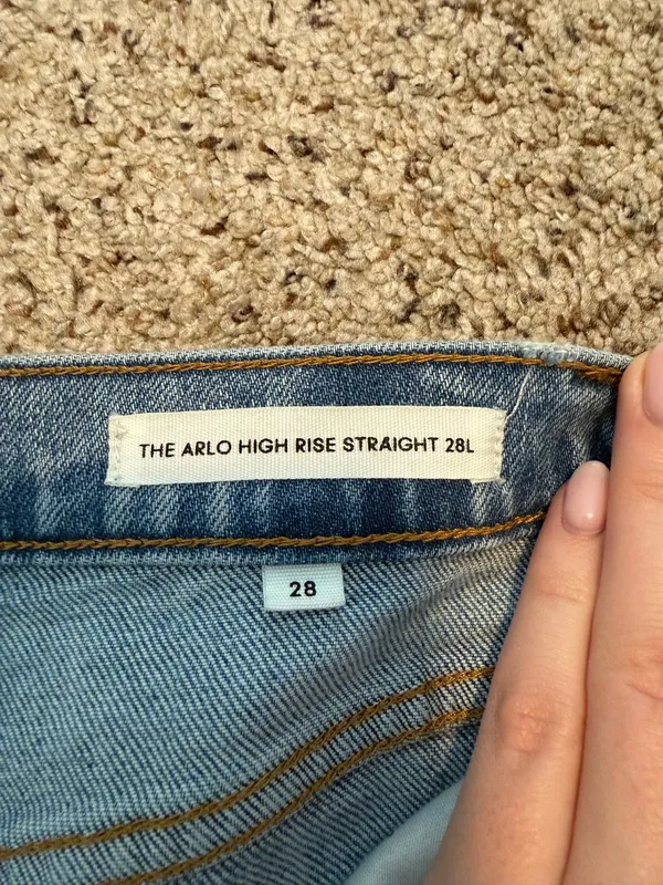 Aritzia Denim Forum Arlo High-Rise Straight Jeans - Image 4