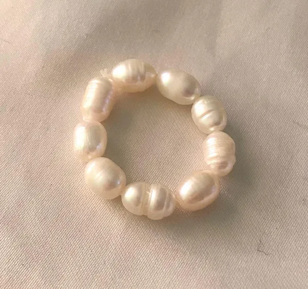 Elastic Pearl Ring White - Image 3
