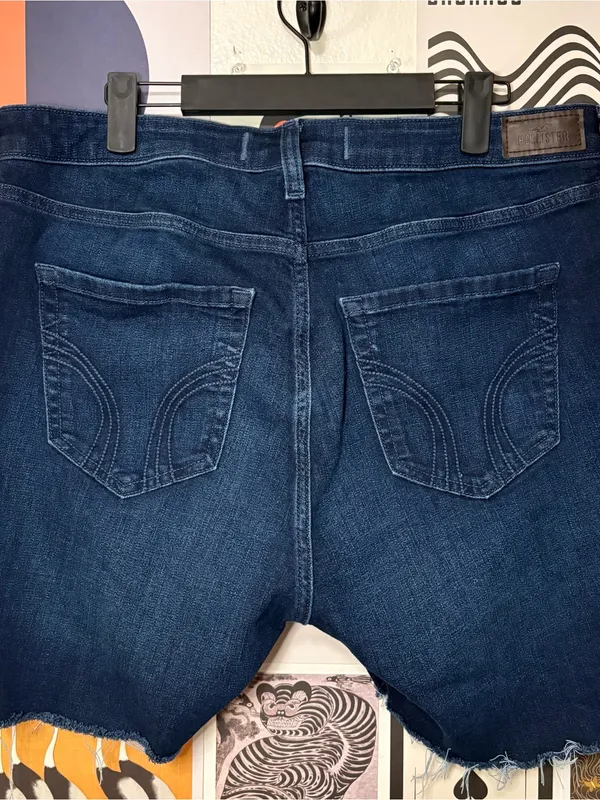 Hollister Curvy High-Rise Super Skinny Jeans Size 16R W33 Dark Wash - Image 2