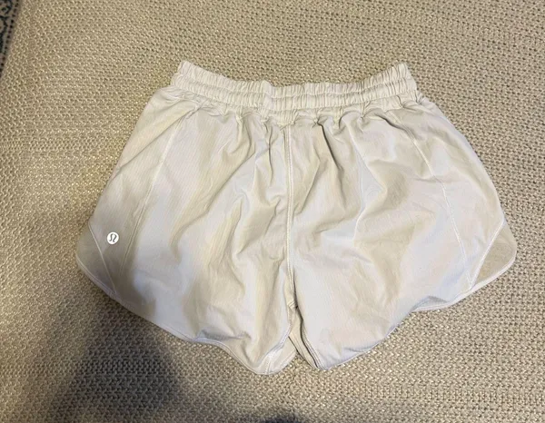 Lululemon Shorts Hotty Hot - Image 3