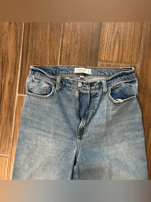 Abercrombie and Fitch jeans size 8L - Image 3