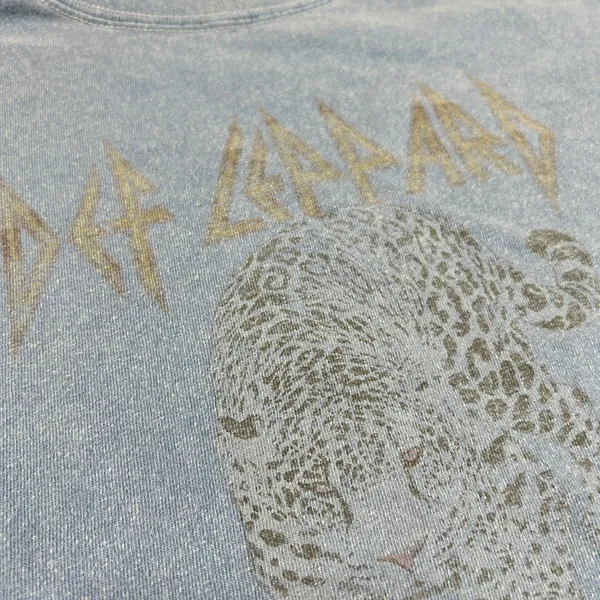 Vinyl Icons Def Leppard Pyromania 1983 Tour Graphic Tee Blue Distressed Medium - Image 4