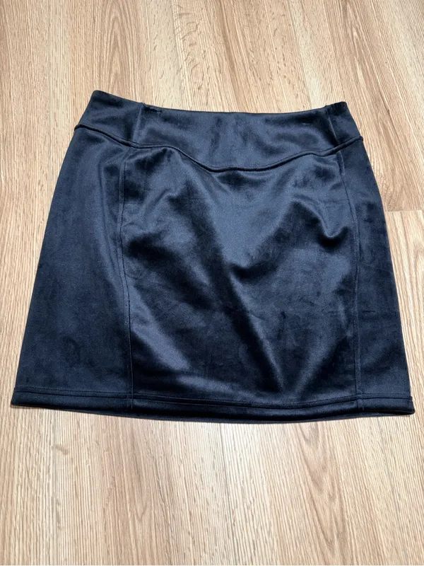 Lululemon Scuba High Rise Mini Skirt Womens M Black Velvet Velour Tennis Skort - Image 3
