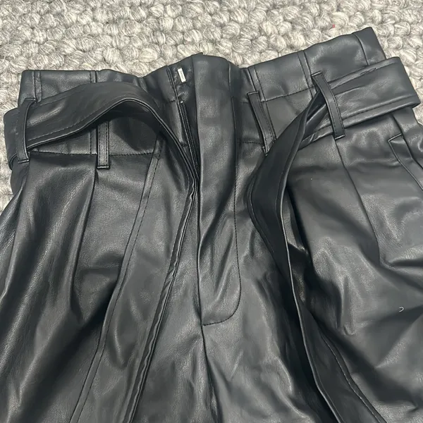 Zara‎ Faux Leather High Rise Shorts W Belt - Image 2