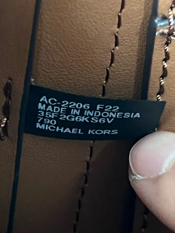 Michael Kors Purse - Image 11