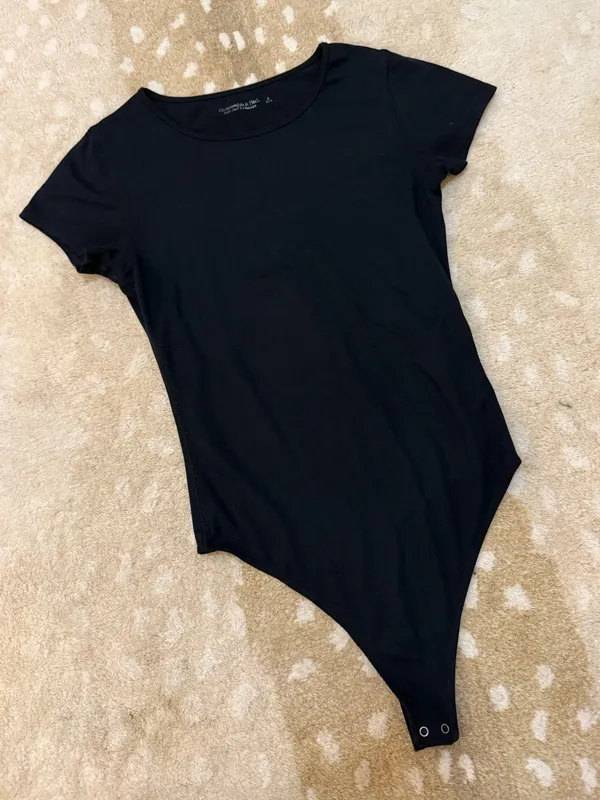 Abercrombie & Fitch Soft A&F Collection Black Short Sleeve Crew Neck Bodysuit S - Image 4