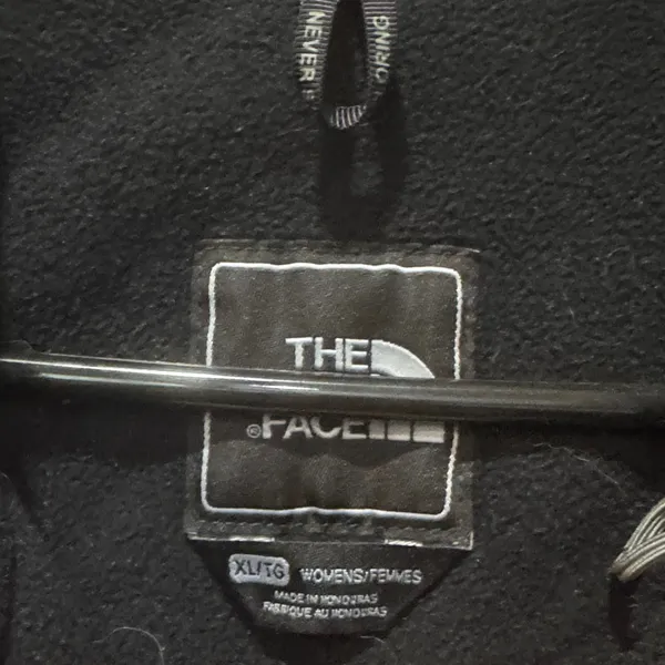 The North Face Women's Black Puffer Jacket - Image 3