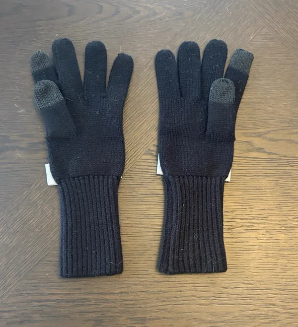 Kate Spade Gloves with Bow - Image 2