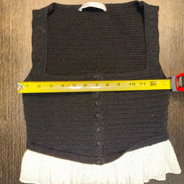 Zara Black Crochet Button-Front Crop Top with White Eyelet Ruffle - Image 4