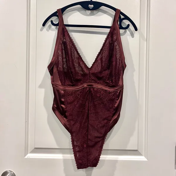 NWOT Aerie Burgundy Paisley Lace Bodysuit - Large - Image 6
