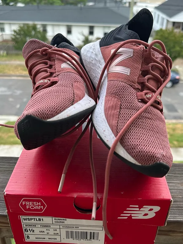 New Balance Women's Sneakers in Dusty Rose with Black Heel - Image 2