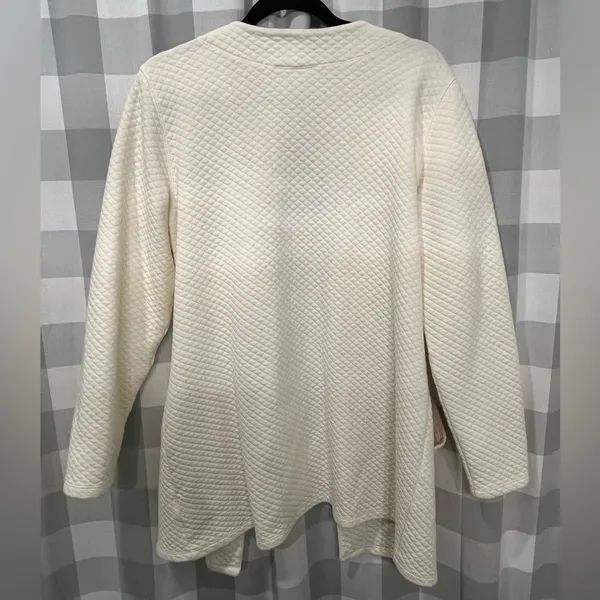 L.L. Bean Women's Cream Quilted Cardigan - Image 5